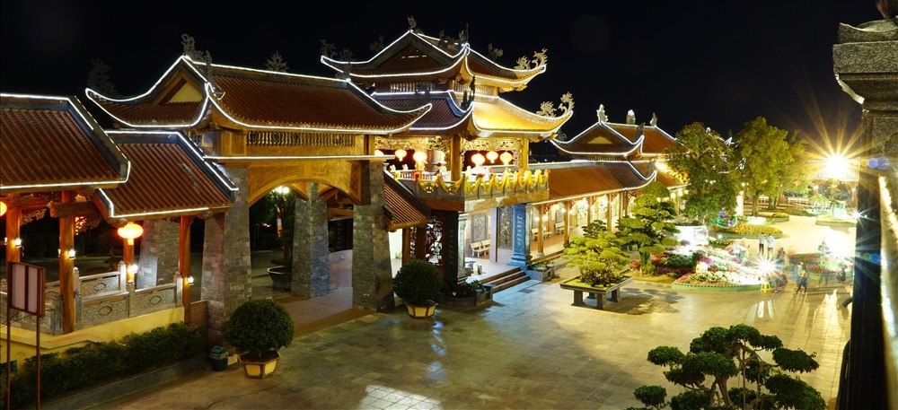 Những hình ảnh chùa Ba Vàng đẹp nhất