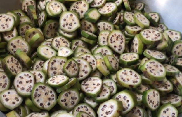 Cách ngâm rượu chuối hột tại nhà