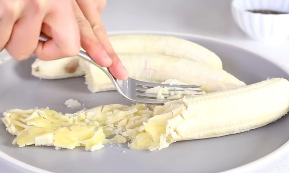 Nghiền nhuyễn chuối Nghiền nhuyễn chuối