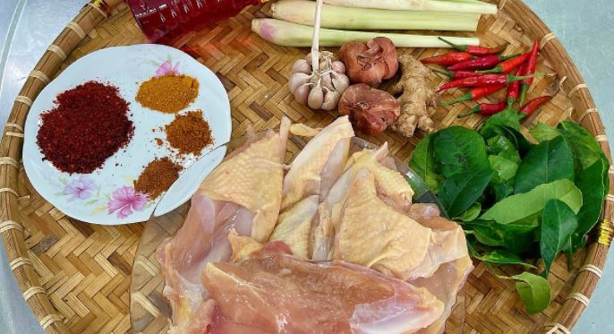 Cách làm khô gà xé cay bằng chảo