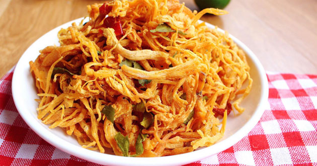 Cách làm khô gà lá chanh Cách làm khô gà lá chanh