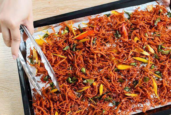 Cách làm khô gà lá chanh bằng lò nướng