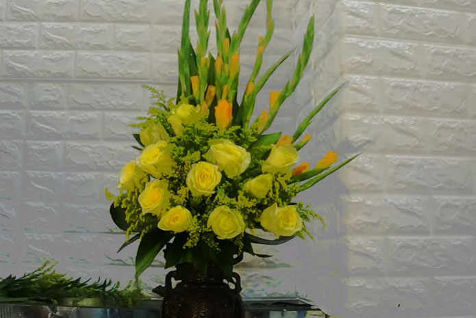 Cách cắm hoa lay ơn và hoa hồng Cách cắm hoa lay ơn và hoa hồng