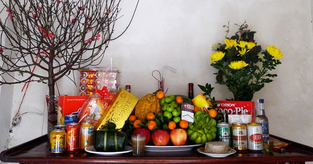 Cách đặt bình hoa trên bàn thờ Cách đặt bình hoa trên bàn thờ