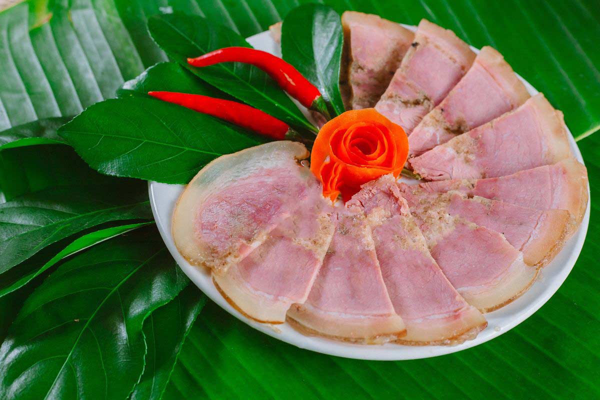 Cách cắt giò bê (giò me) đẹp theo kiểu truyền thống