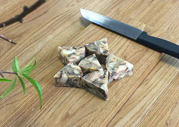 Cách thái giò xào (giò thủ) đẹp