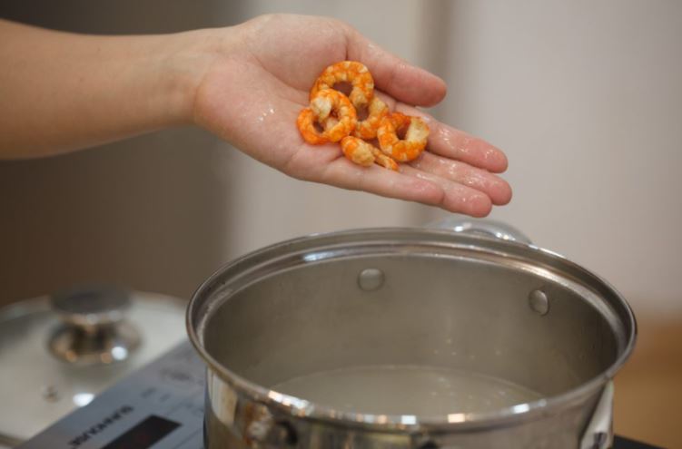 Cách nấu canh bóng bì mọc với tôm