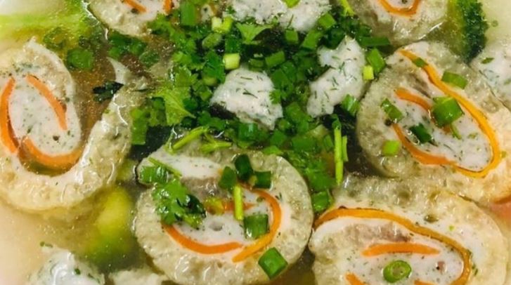 Cách nấu canh bóng bì cuốn chả cá