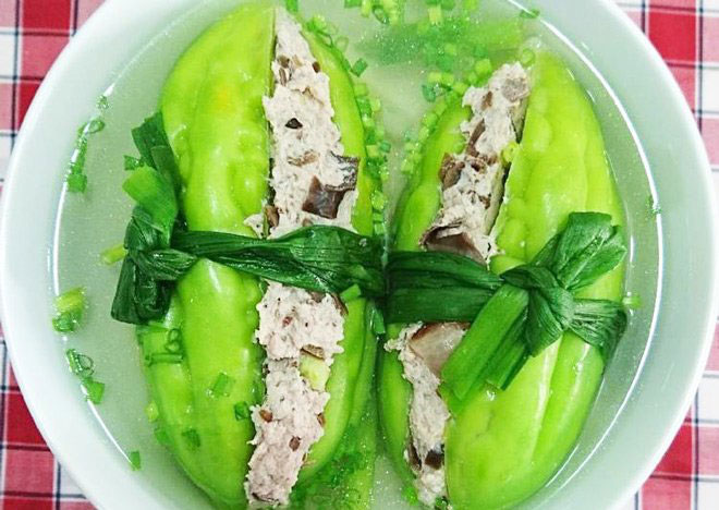 Canh mướp đắng nhồi thịt