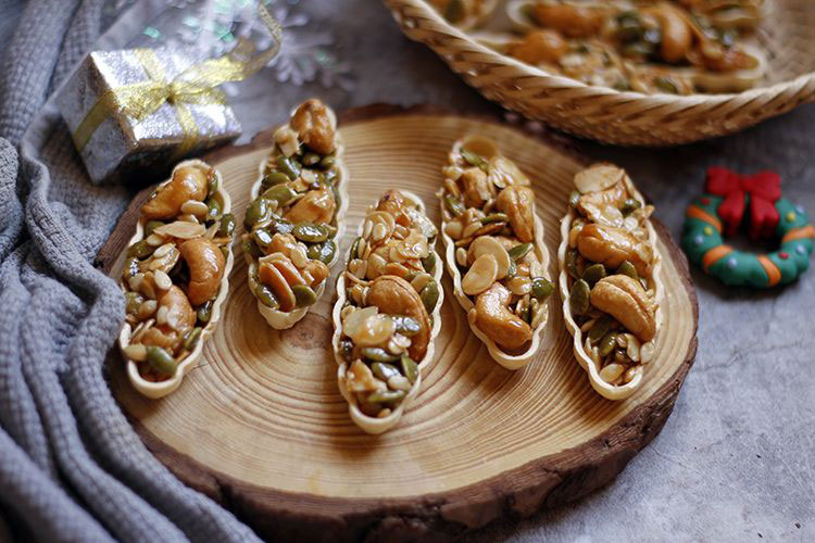 Hướng dẫn cách làm bánh thuyền mix hạt ngon Hướng dẫn cách làm bánh thuyền mix hạt ngon