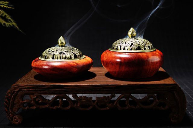 Cách xông nhà bằng trầm hương