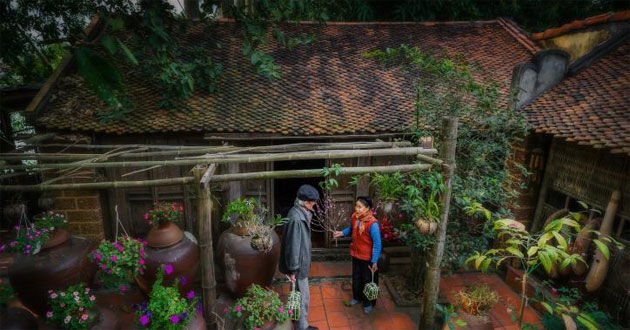 Gia chủ tự xông nhà có được không?