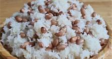 Cách nấu xôi đậu phộng bằng nồi cơm điện dẻo ngon, không nhão dễ nhất