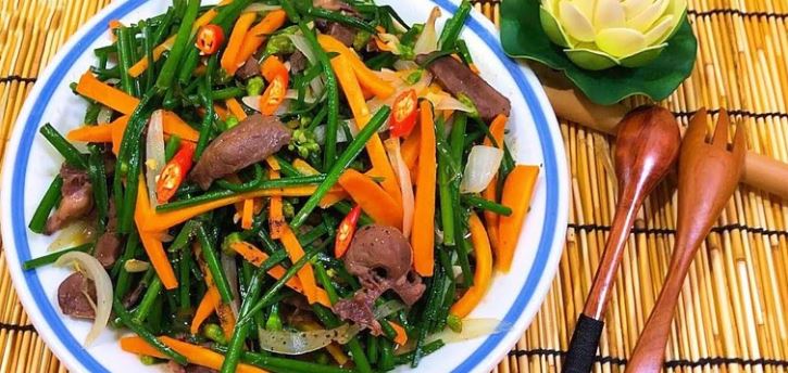 Cách làm tim lợn xào hẹ