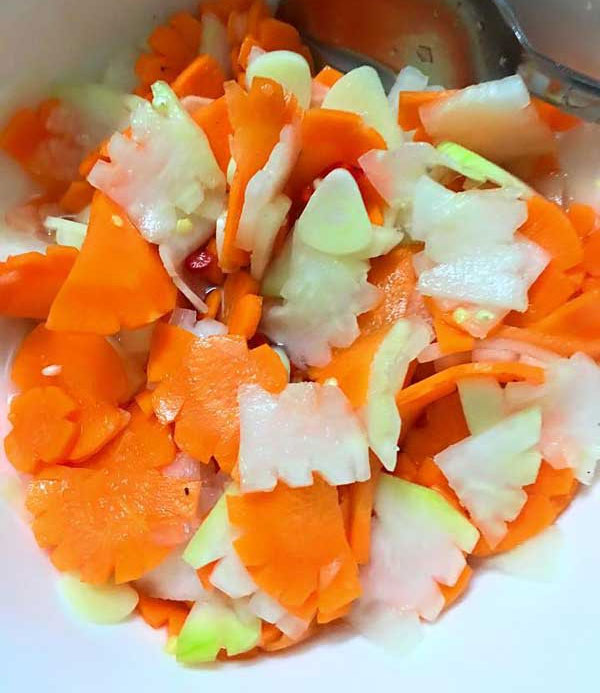 Cách làm nộm su hào thái miếng