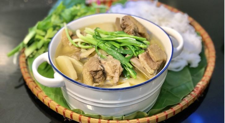 Cách nấu vịt xáo măng tươi