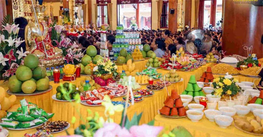 Cúng thí thực là gì? Văn khấn cúng thí thực tại nhà và lễ vật