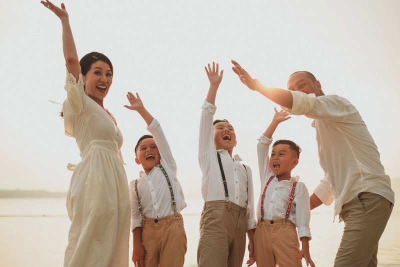 Hình ảnh gia đình hạnh phúc 5 người