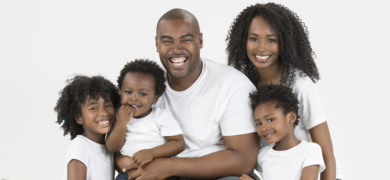 Hình ảnh gia đình hạnh phúc 5 người