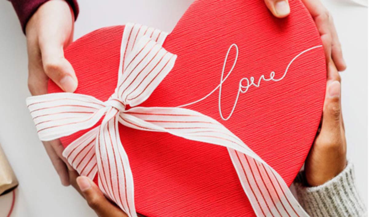 Cap thả thính Valentine trắng Cap thả thính Valentine trắng