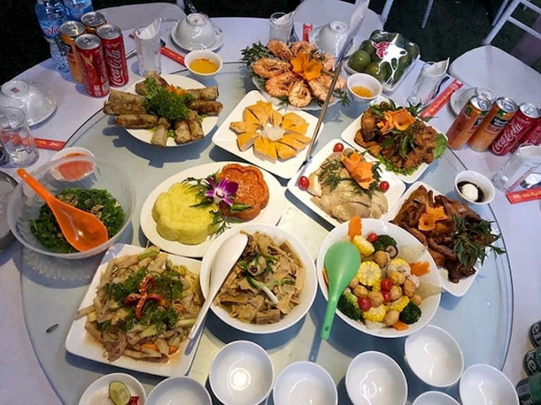 Mẫu thực đơn đám cưới miền Trung