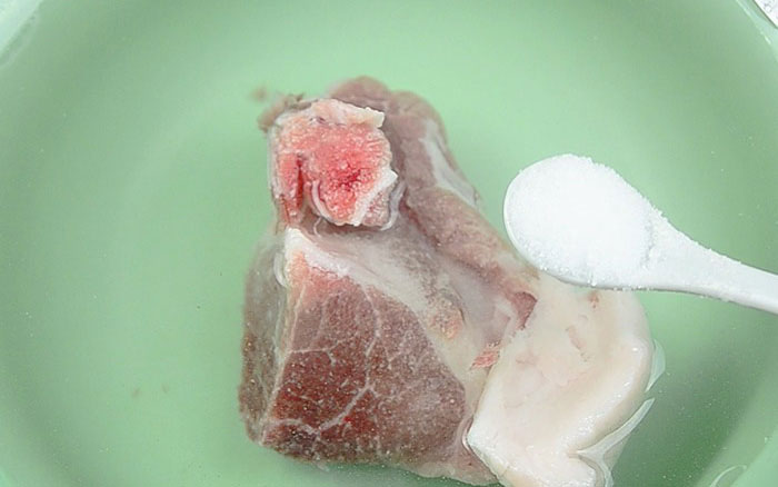 Rã đông thịt bằng muối Rã đông thịt bằng muối