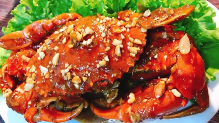 Cách làm cua rang me chấm bánh mì