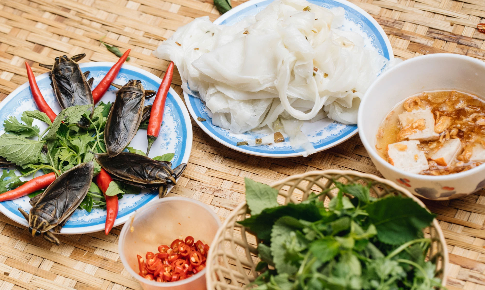 Bánh cuốn cà cuống Bánh cuốn cà cuống