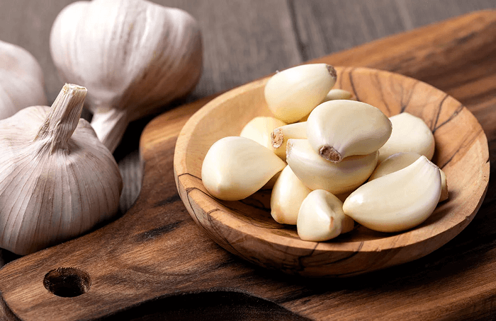 Cách tẩy nốt ruồi tại nhà bằng tỏi