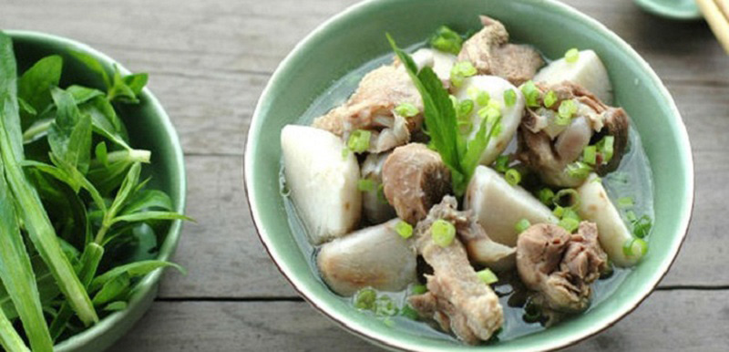 Canh vịt nấu khoai sọ
