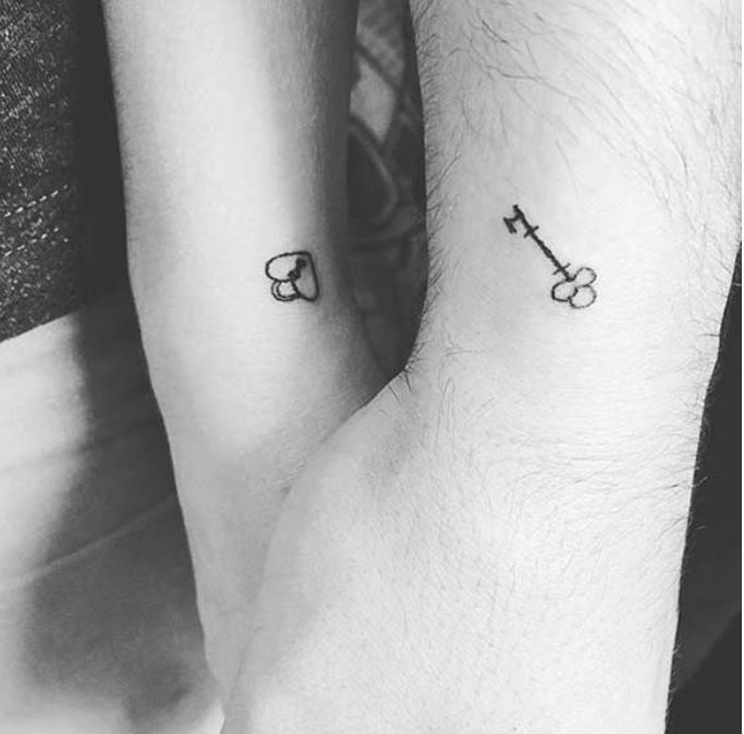 Hình xăm cặp đôi mini đẹp nhất với người yêu