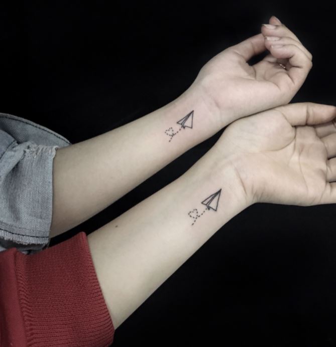 Hình xăm cặp đôi mini đẹp nhất với bạn thân