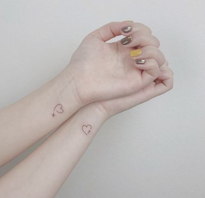 Hình xăm cặp đôi mini đẹp nhất với bạn thân