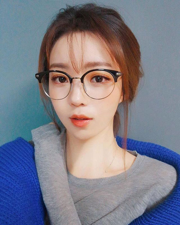 Kính gọng oval Kính gọng oval