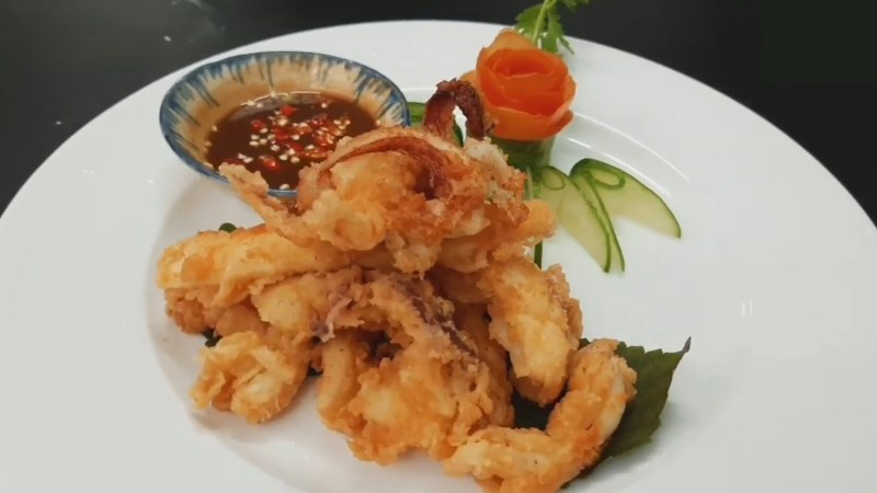 Mực 1 nắng chiên giòn