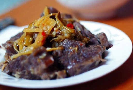 Bắp bò kho gừng