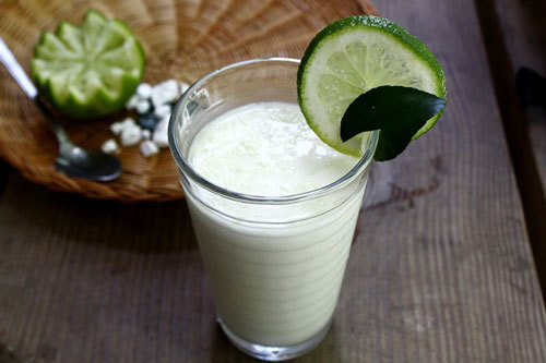 Cách pha bột sắn dây với chanh