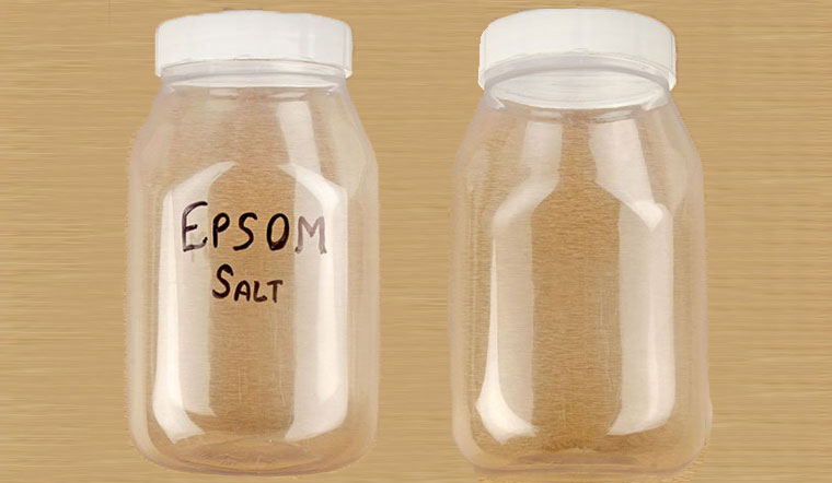 Cách tẩy mực bút bi trên đồ nhựa