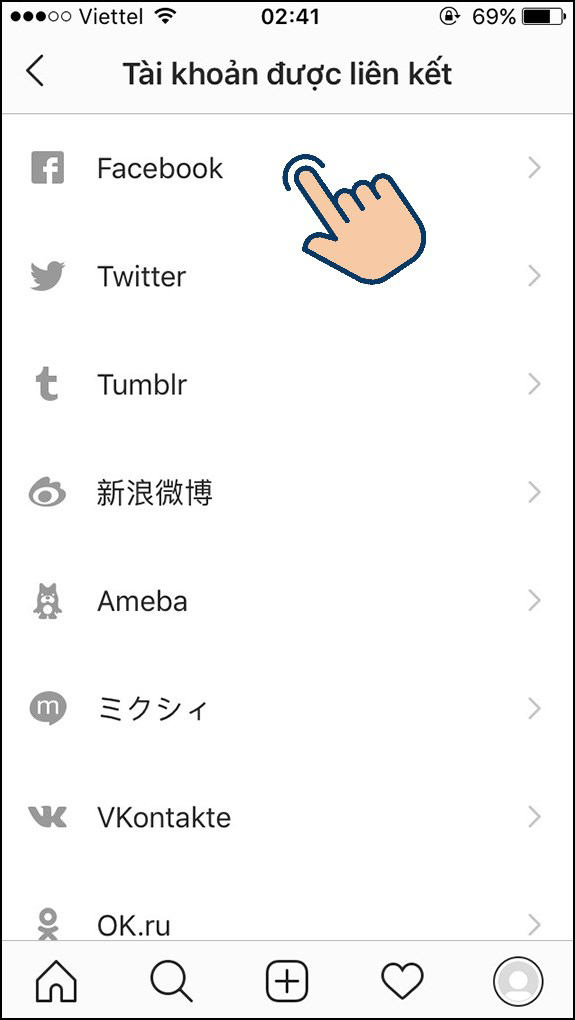 Nhấn vào Facebook