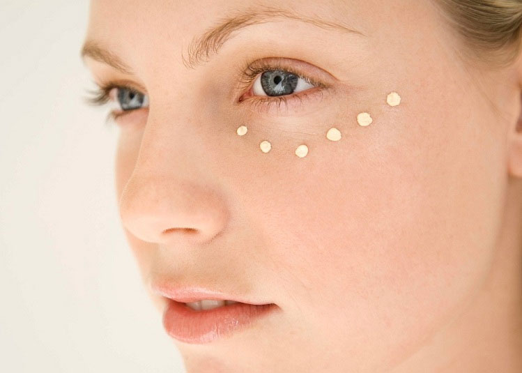 Thoa kem che khuyết điểm Thoa kem che khuyết điểm