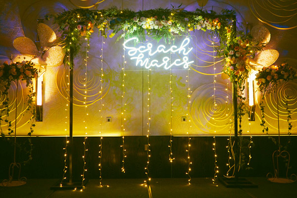 Mẫu background đám cưới đẹp 14