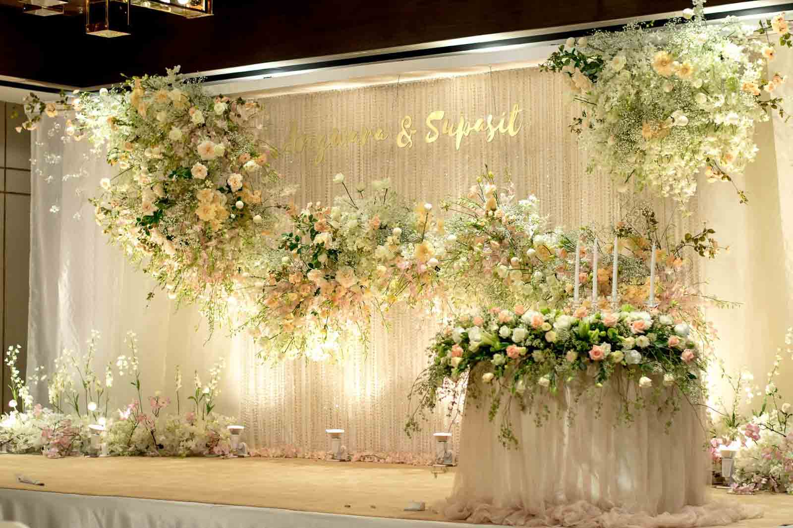 Mẫu background đám cưới đẹp 15