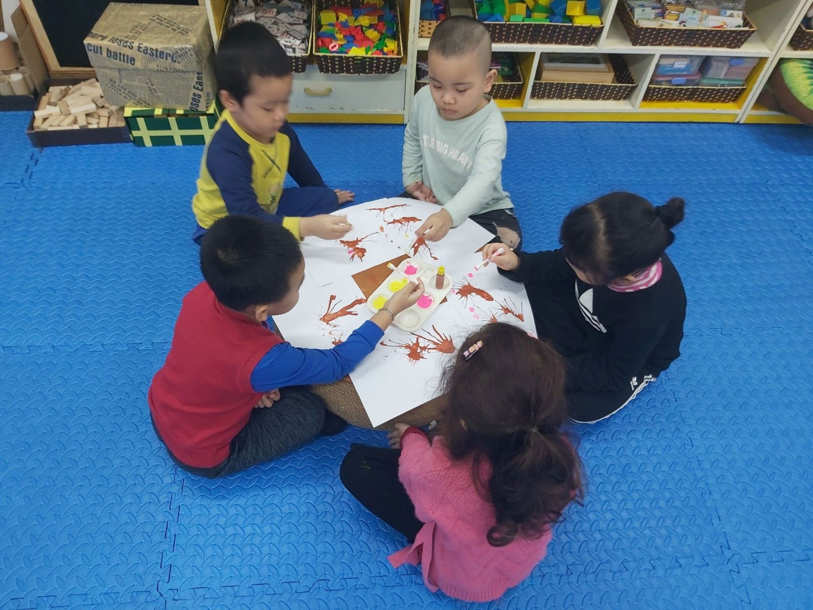 Cách làm tranh sáng tạo cho trẻ mầm non bằng ống hút