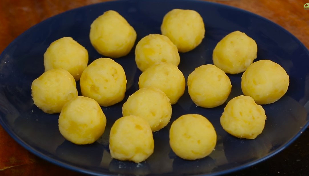 Nhân bánh gai Nhân bánh gai