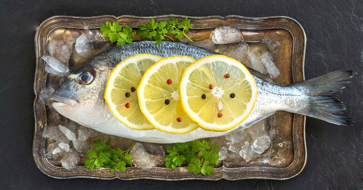 Dùng chanh để khử mùi tanh của cá