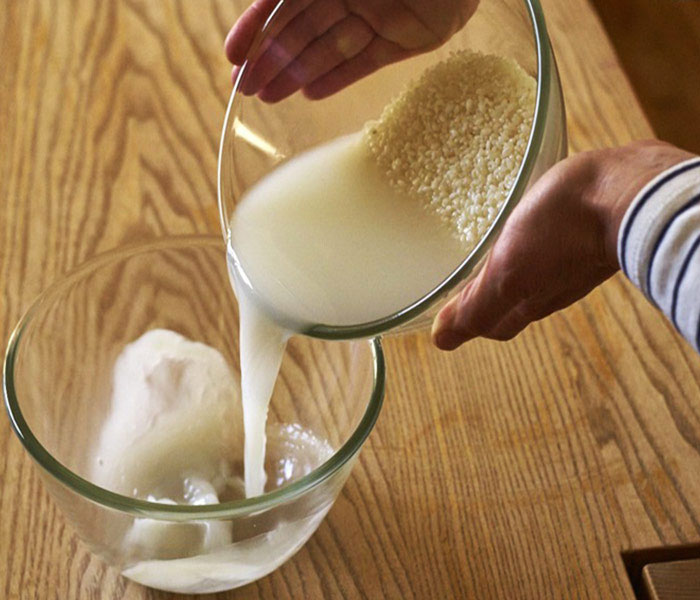 Dùng nước vo gạo để khử mùi tanh của cá