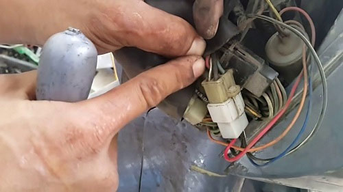 Cách mở khóa xe máy khi bị mất chìa