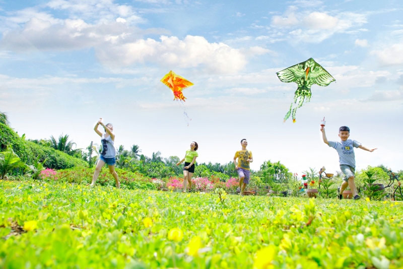 Hình ảnh mùa hè của bé