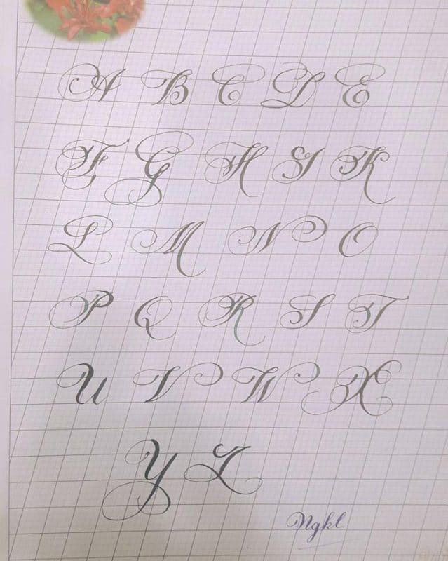 Mẫu chữ in hoa sáng tạo 10 Mẫu chữ in hoa sáng tạo 10