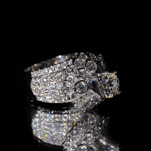 Các mẫu hột xoàn đẹp cho nam, nữ